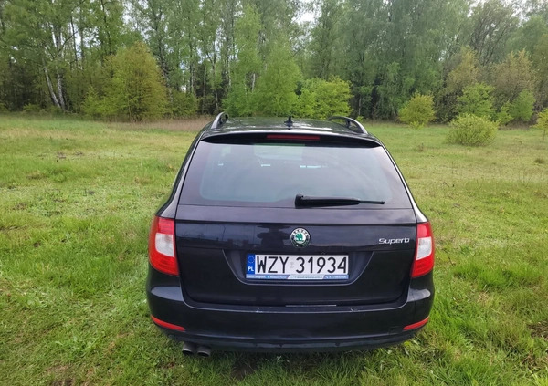 Skoda Superb cena 29000 przebieg: 238000, rok produkcji 2010 z Żyrardów małe 106